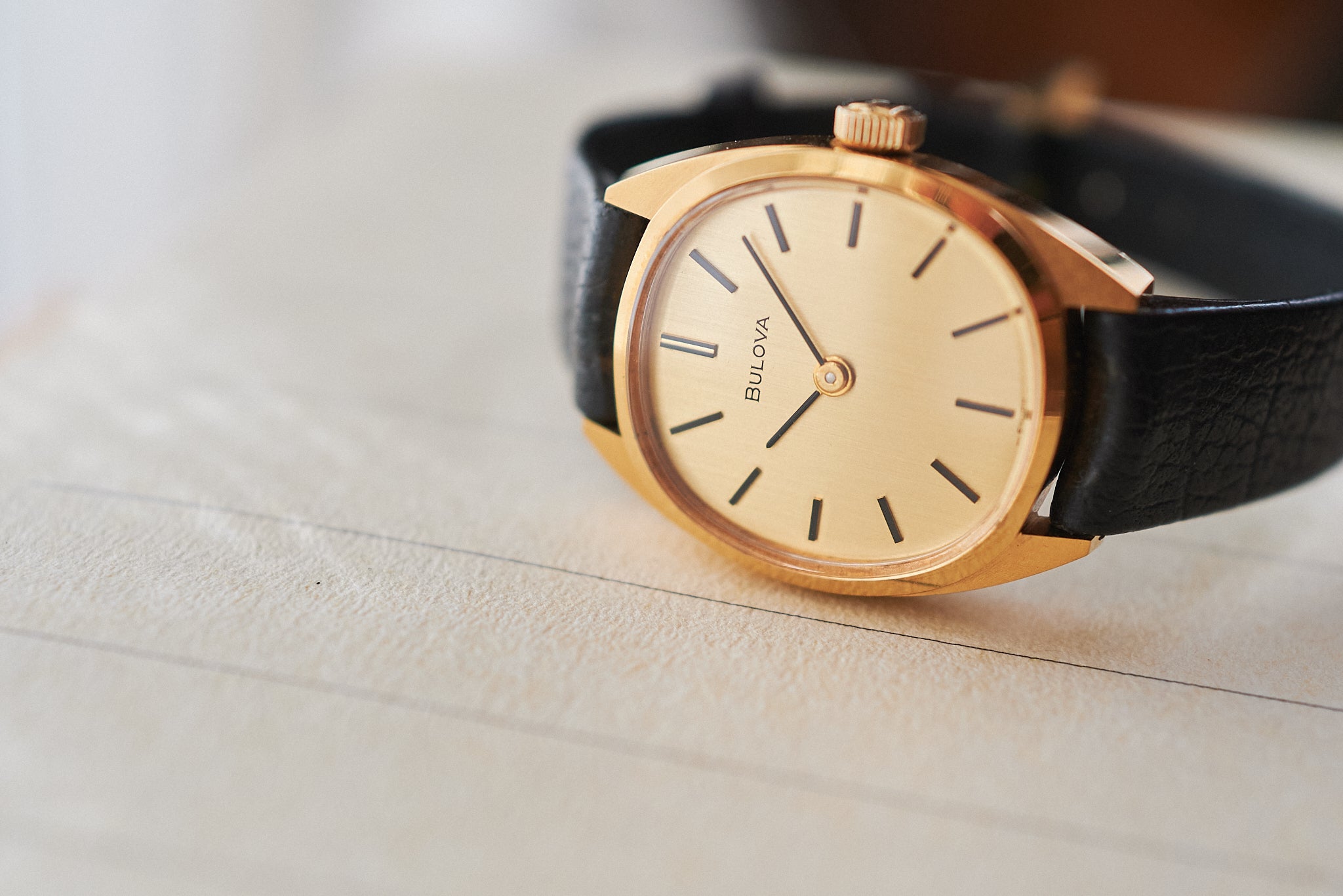 BULOVA C-shape case