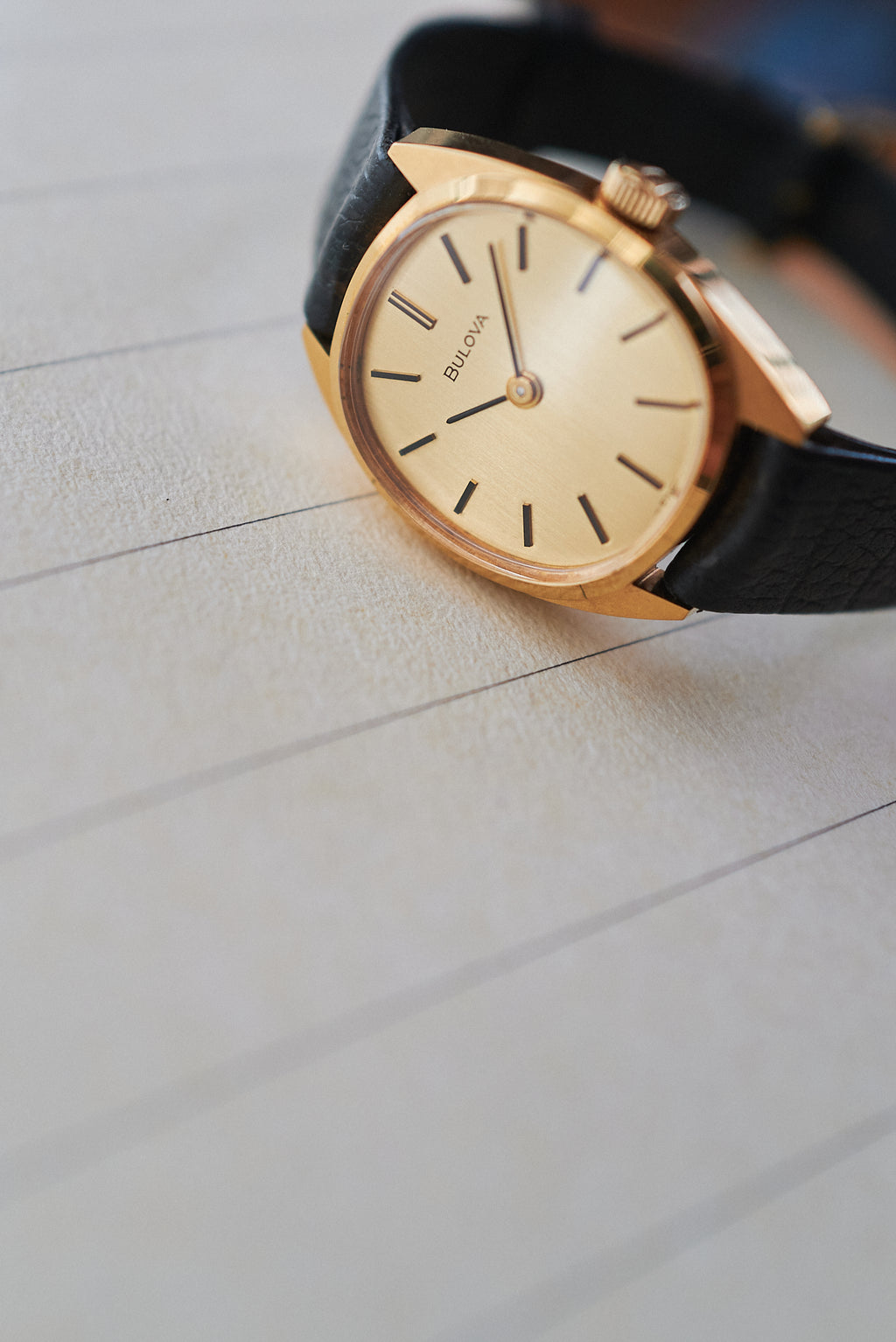 BULOVA C-shape case