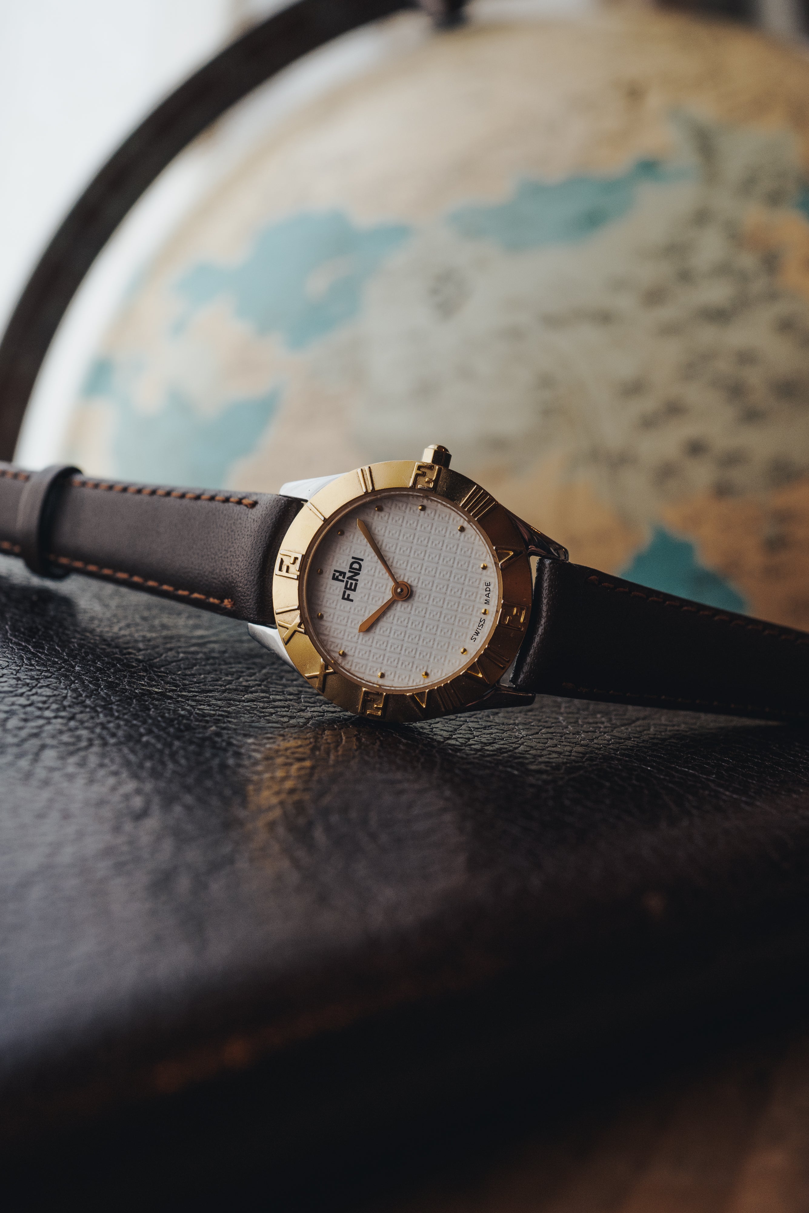 FENDI Round face 2000L