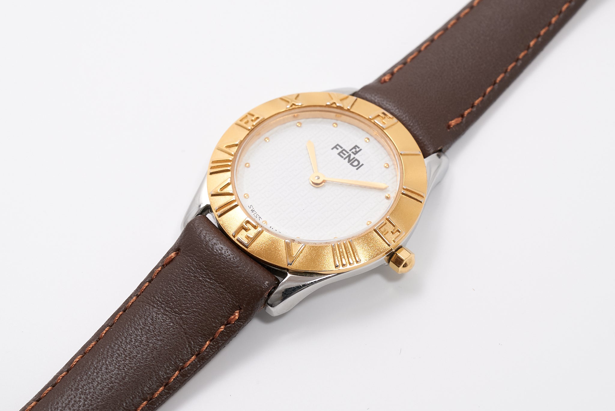 FENDI Round face 2000L