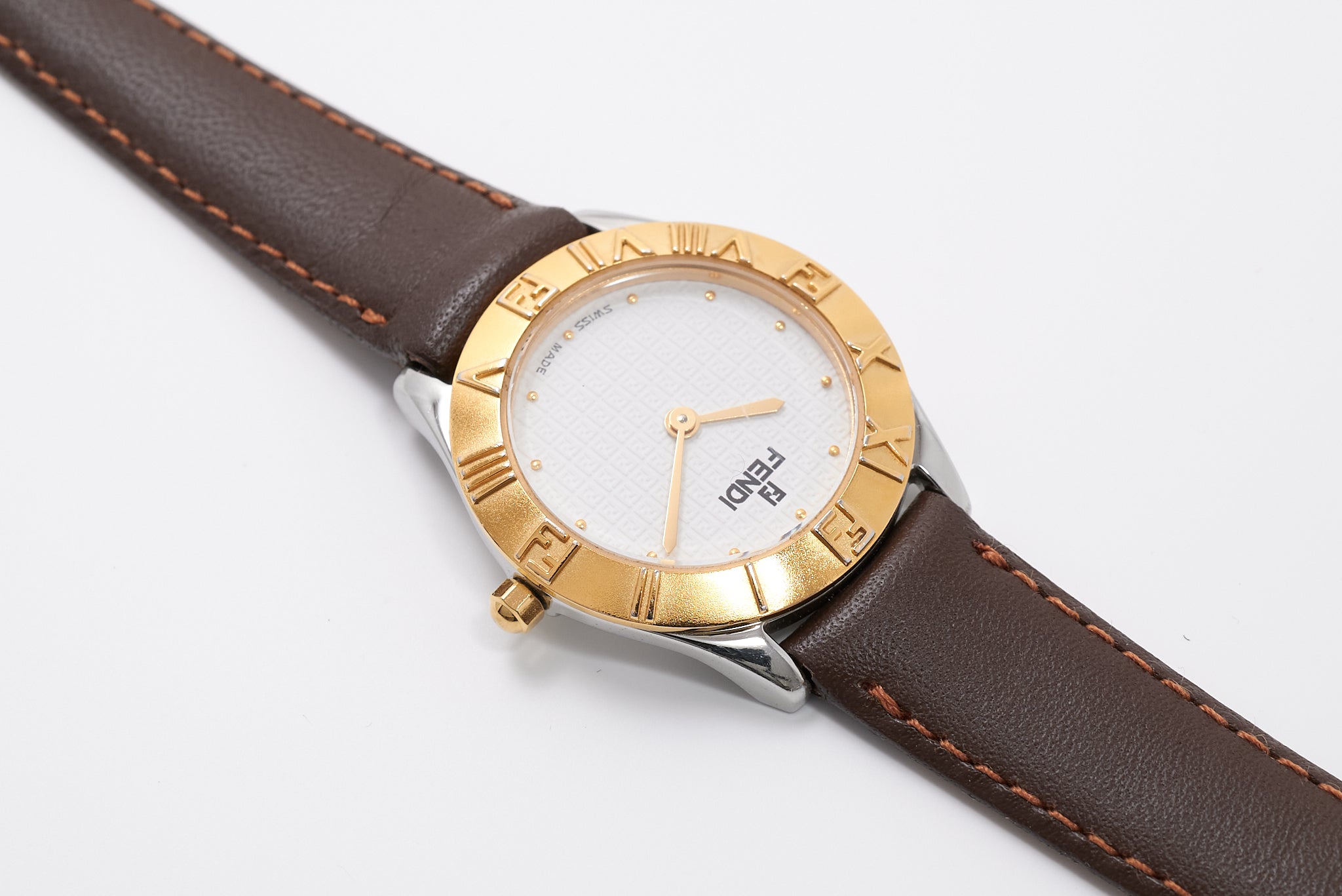 FENDI Round face 2000L