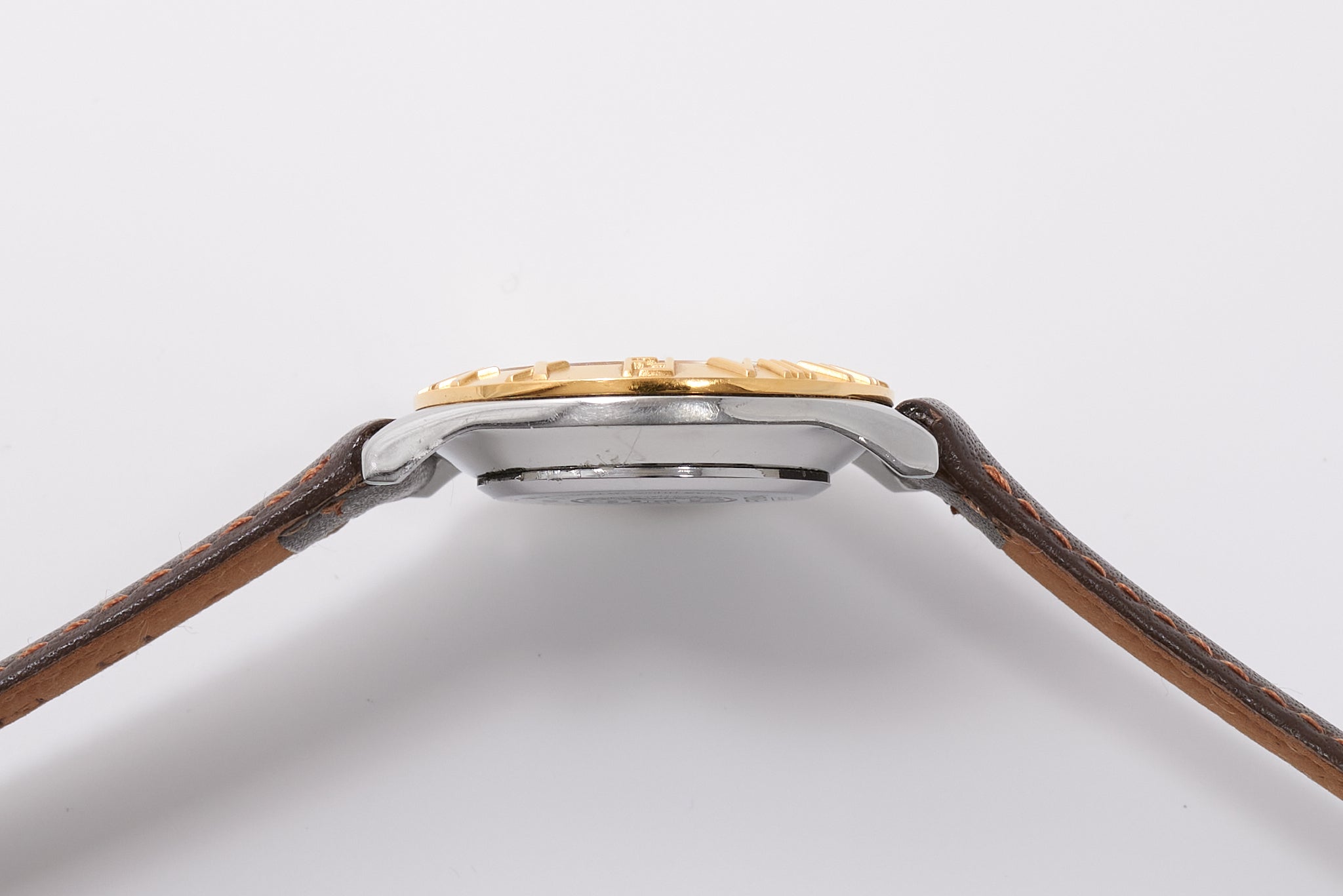FENDI Round face 2000L